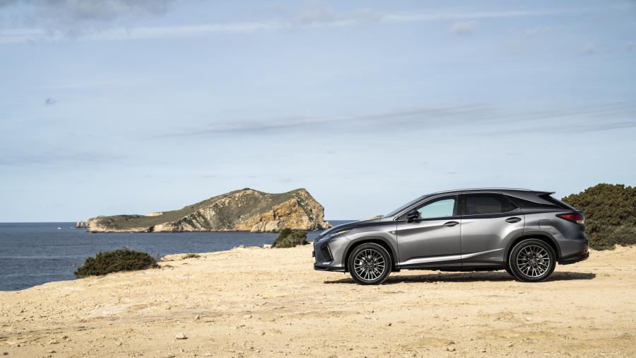  Lexus RX450h F-Sport 2019 года  (WW) (фото 10 из 42)